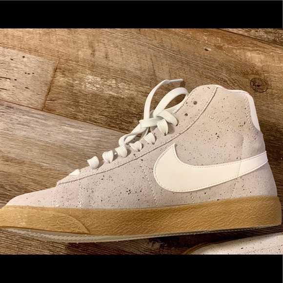 Nike Blazers - Picture 5 of 7